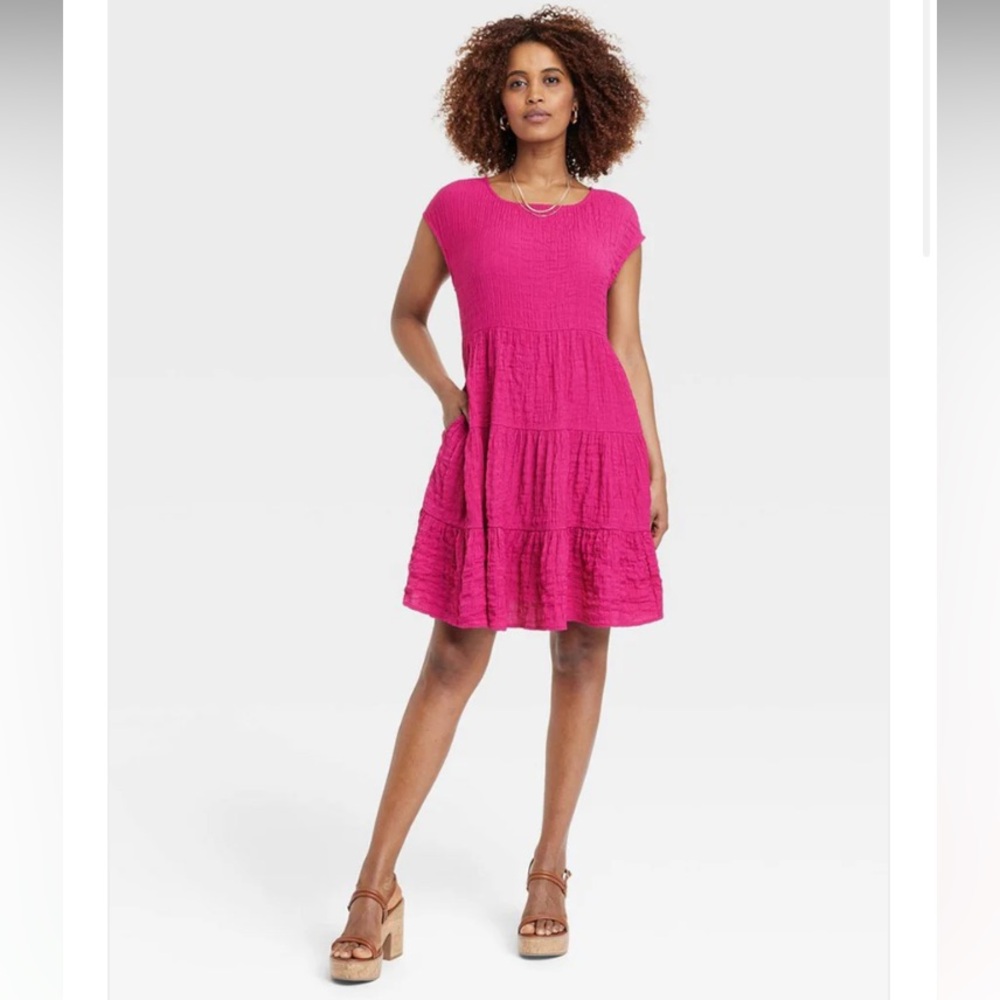 NWT Women’s Fuchsia sun dress fits XL.